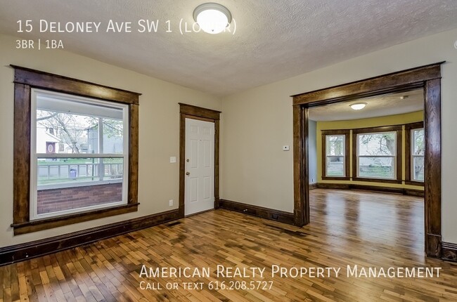 Building Photo - 15 Deloney Ave SW