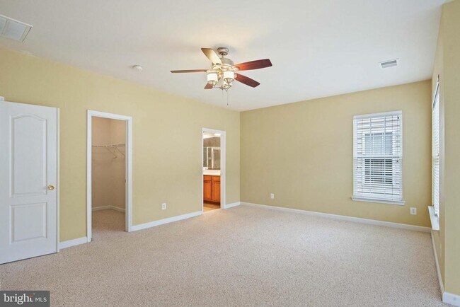 Building Photo - 7517 Lindberg Dr