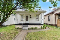 Building Photo - Charming 2-Bedroom Home with Fenced Yard –...