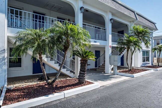 Building Photo - 7151 Sunset Way