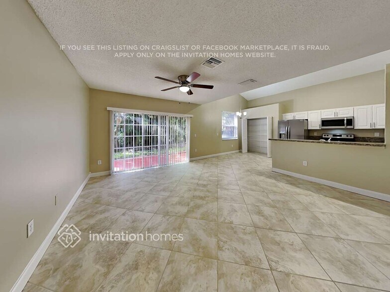 Building Photo - 11558 NW 6th Ct