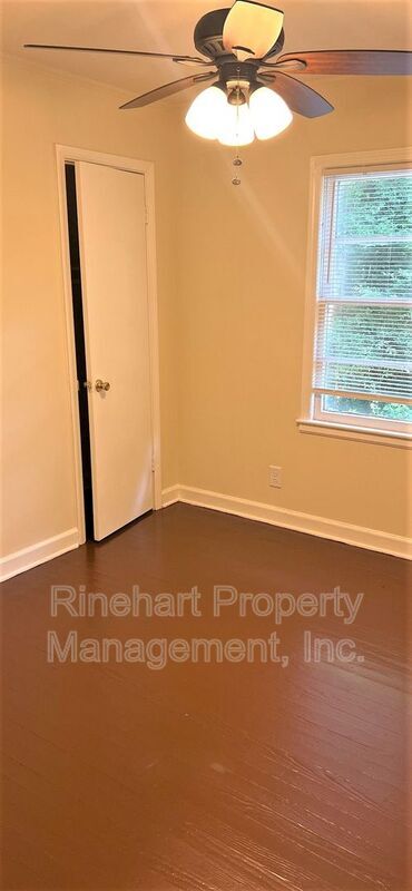 Building Photo - 352 Scoggins St