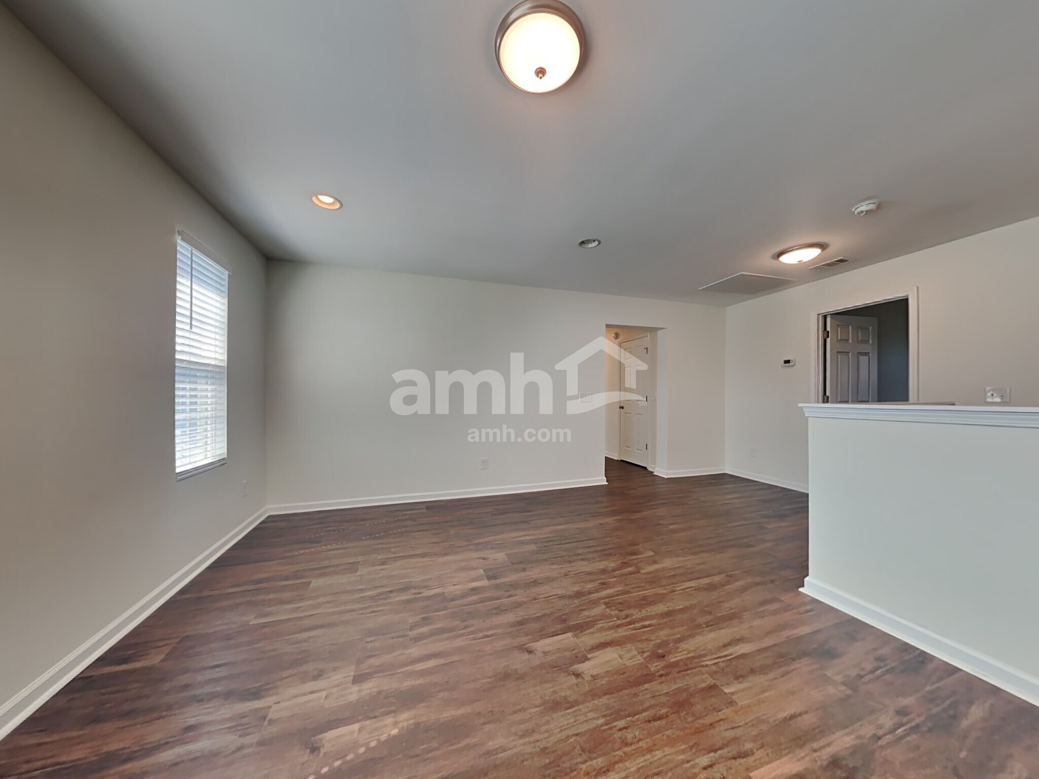 Building Photo - 347 Southwilde Way