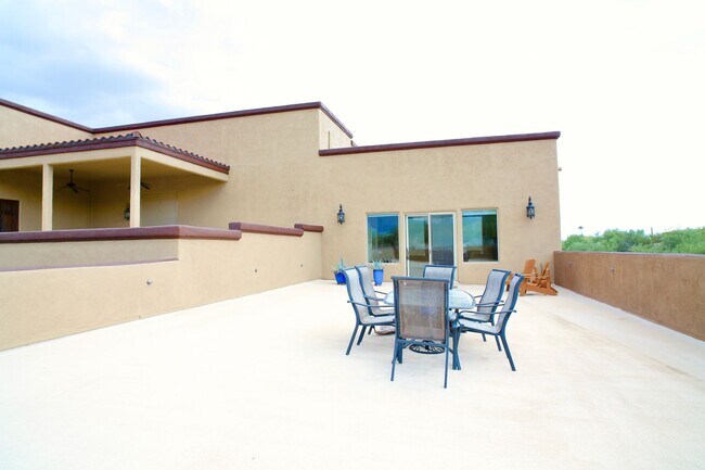 Building Photo - Mountain and City Views from this Furnishe...