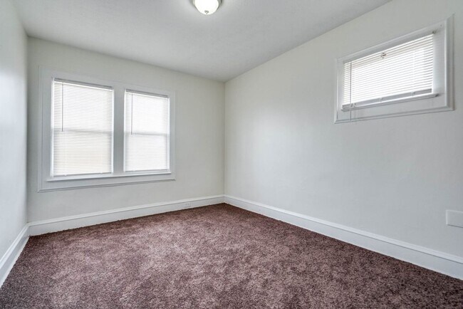 Building Photo - Charming University Heights Single Family ...