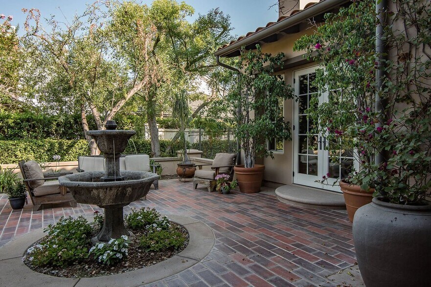 Building Photo - 25400 Prado De Las Peras