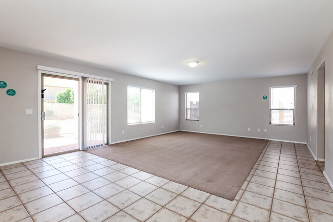 Building Photo - 16186 N 158th Dr