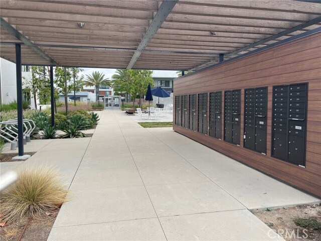 Building Photo - 147 Waypoint