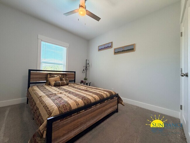 Building Photo - Gorgeous 2 Story 4 Bedrooms Townhome in Fort Walton Beach!