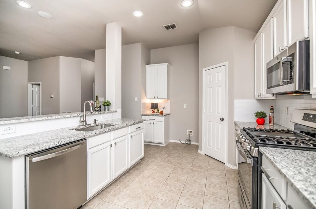 Building Photo - 5908 Stirrup Iron Dr