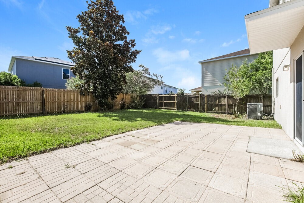 Building Photo - 9540 Simeon Dr