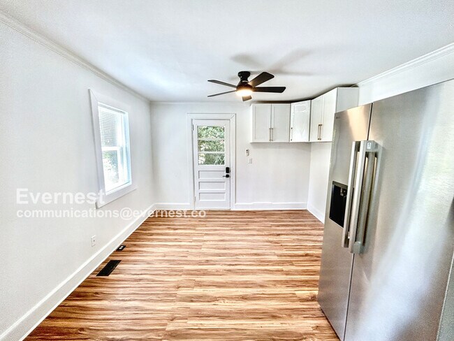 Building Photo - 1391 N Druid Hills Rd NE