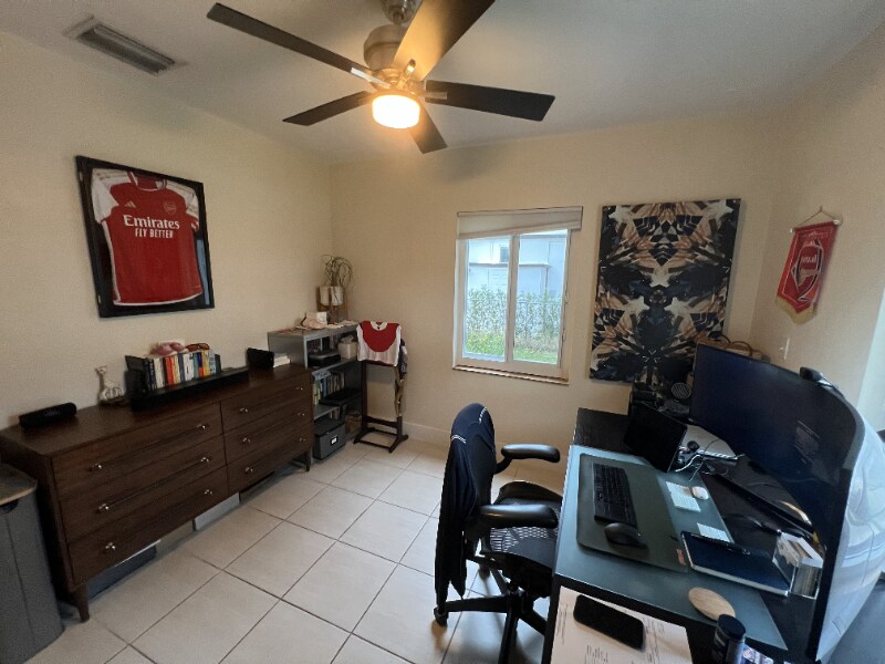 Building Photo - 6425 SW 82nd St