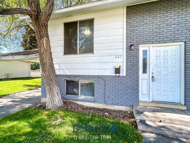 Building Photo - 661/663 N 980 W