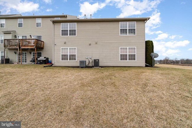 Building Photo - 117 Hawk Ct