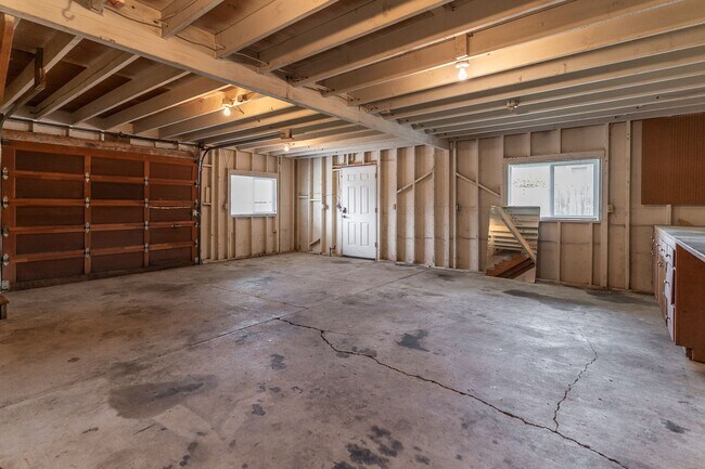 Building Photo - 230 15th Ave SE