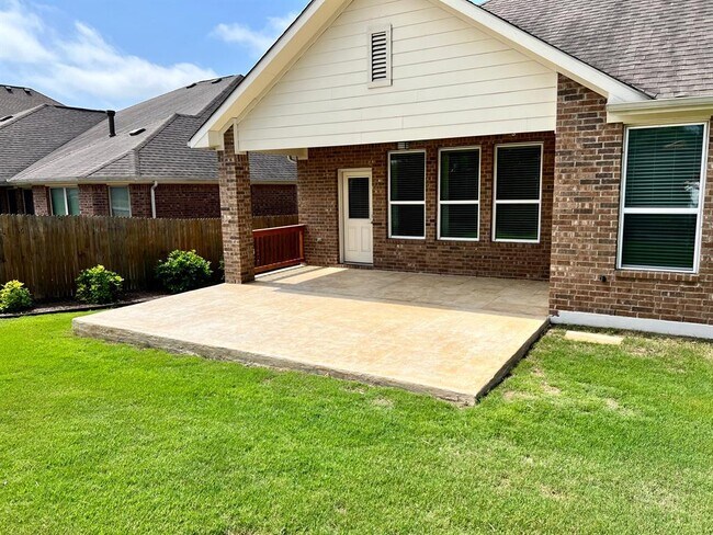 Building Photo - 8712 Vantage Point Dr