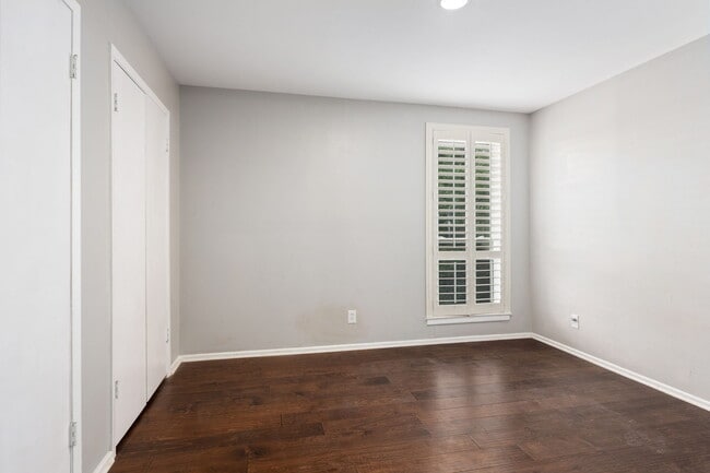 Building Photo - 166 Elizabeth Rd