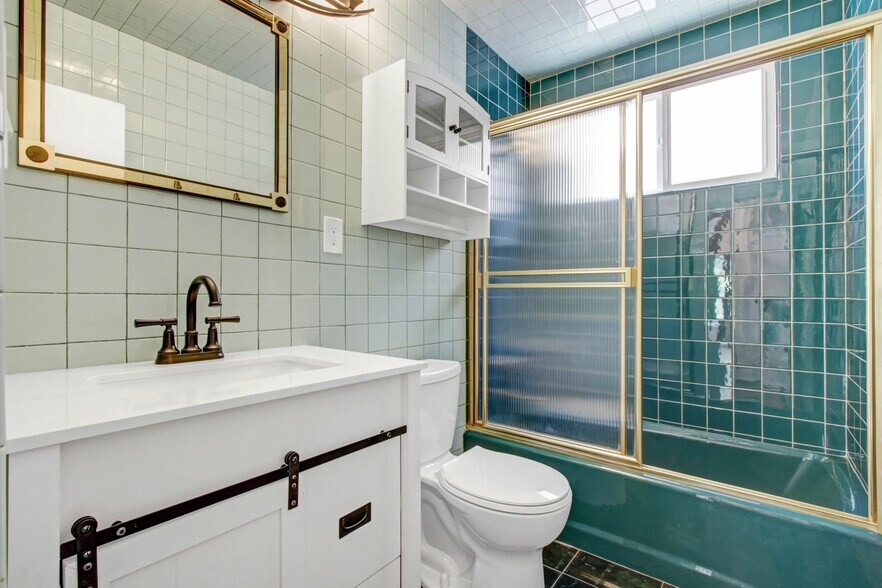 Building Photo - 807 5th St