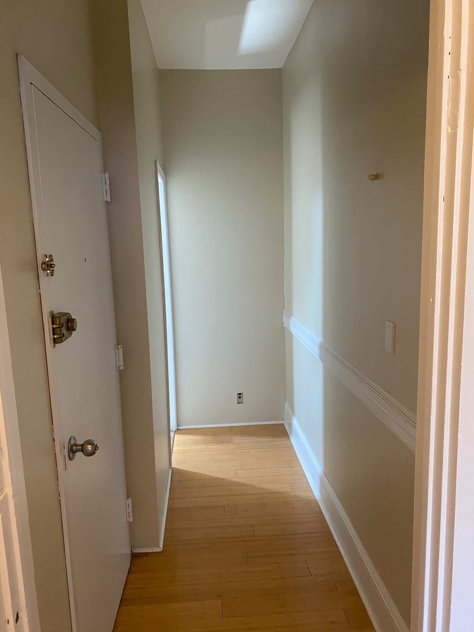 Hallway - 544 Broad St