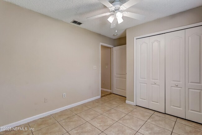 Building Photo - 9703 Cedar Ridge Dr W