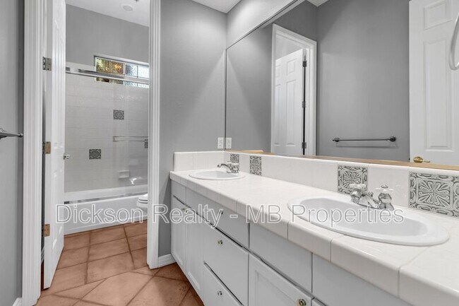 Building Photo - 4440 Juniper Trail