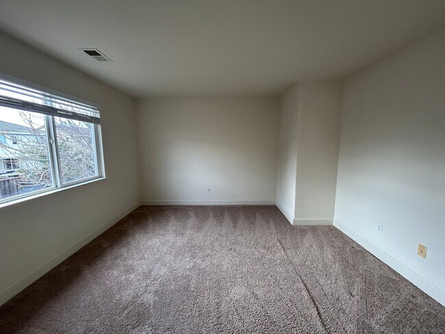 Building Photo - 1454 Azalea Dr