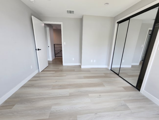 Building Photo - 2223 S Highland Ave