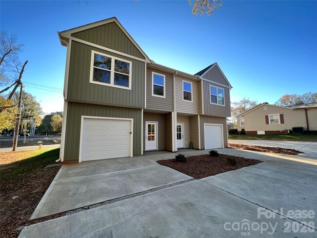 Building Photo - 574 N Broad St