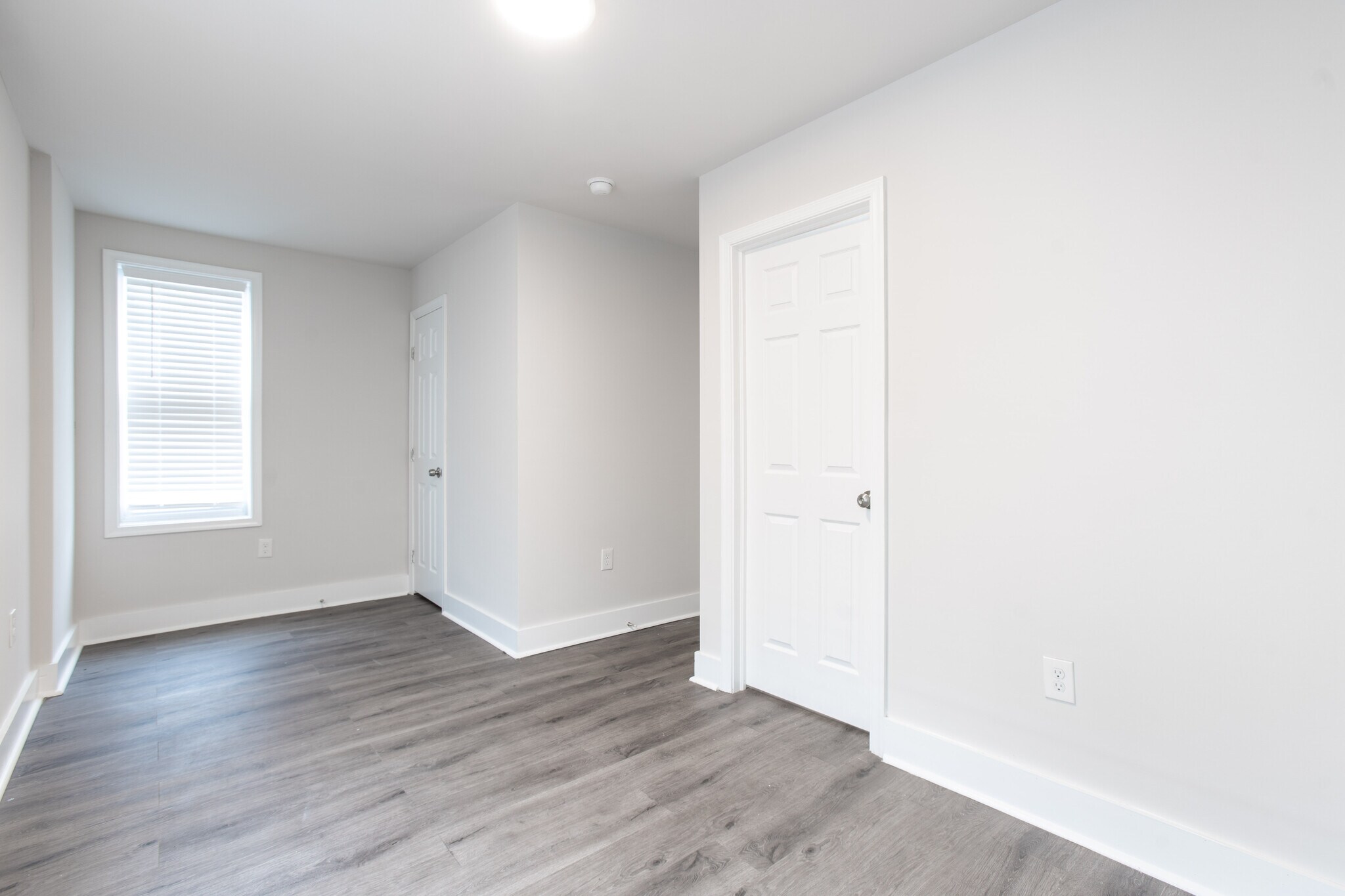 Building Photo - 951 E Locust Ave