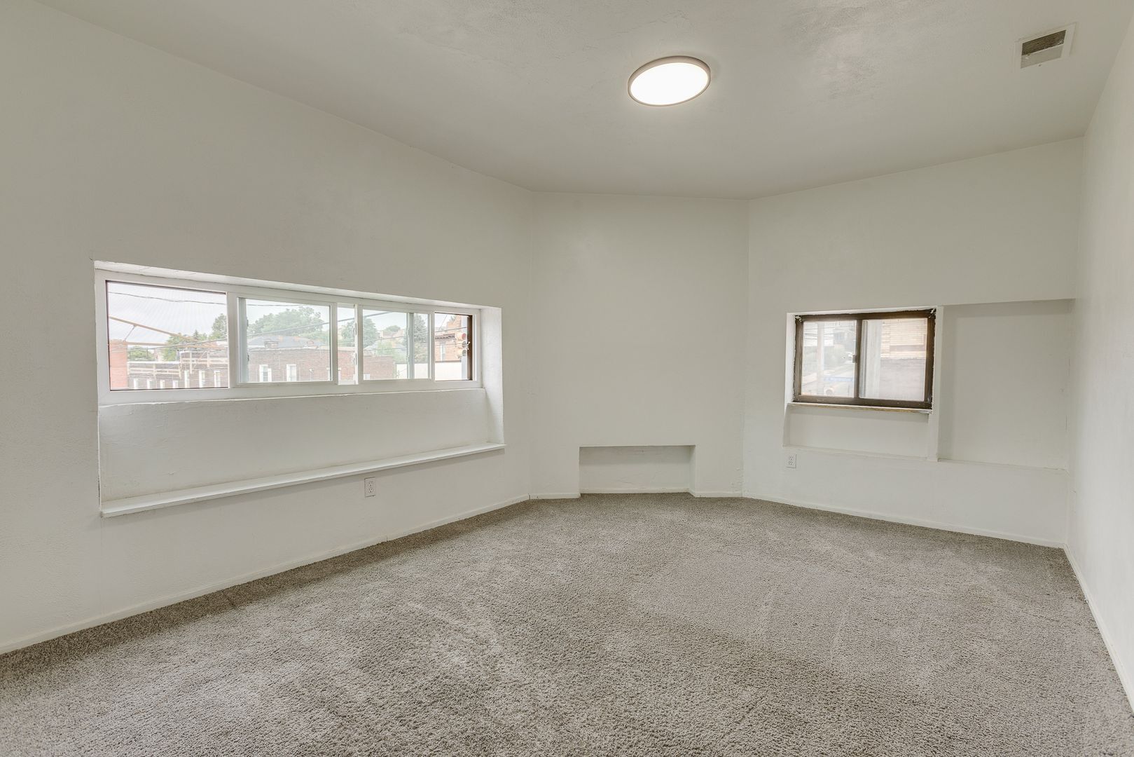 Building Photo - 600 E Warrington Ave