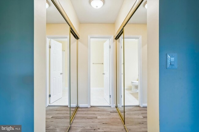 Building Photo - 2970 Schubert Dr