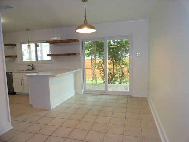 Building Photo - 2528 Avenue K
