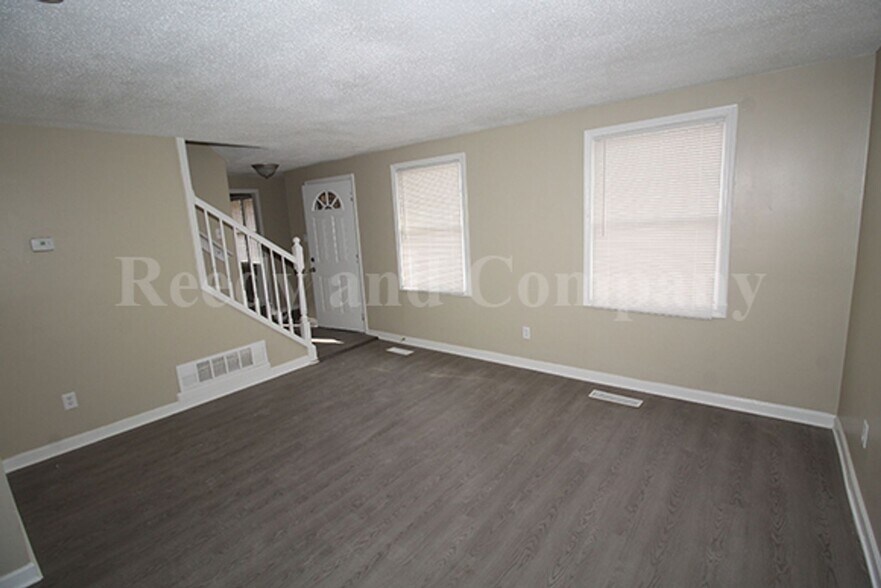 Building Photo - 4183 Park Forest Dr