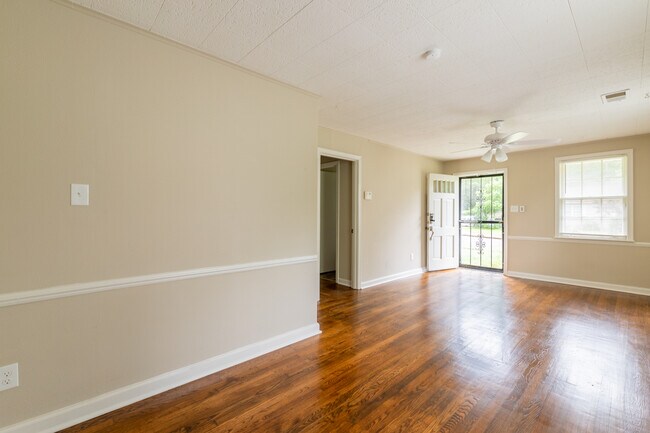 Building Photo - 4107 Owen Rd