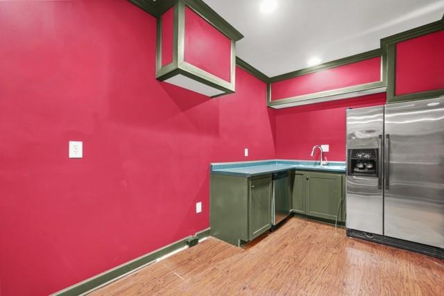 Building Photo - 585 Marylebone Dr