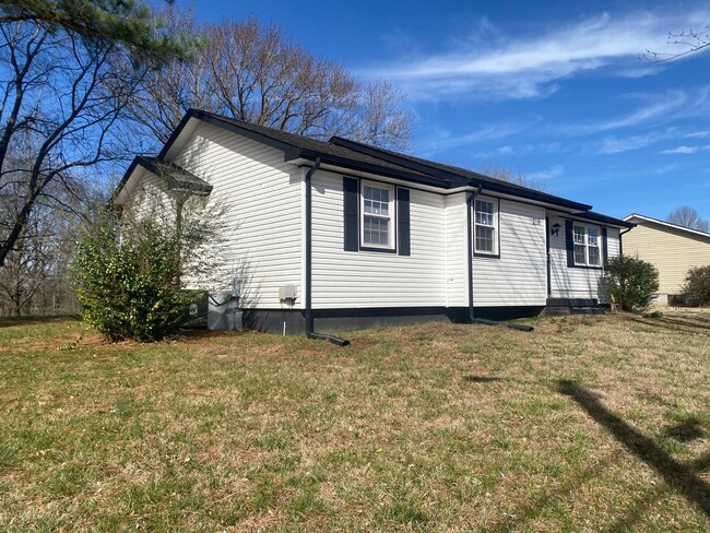 Building Photo - Single Family Home