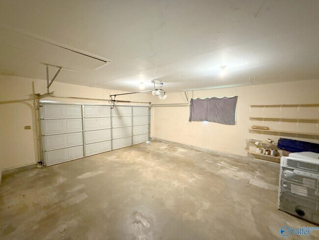Building Photo - 206 Skyline Rd