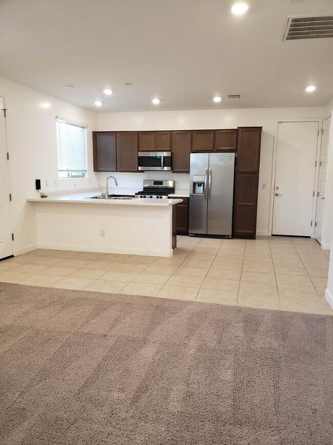 Building Photo - 4206 S 96th Ln