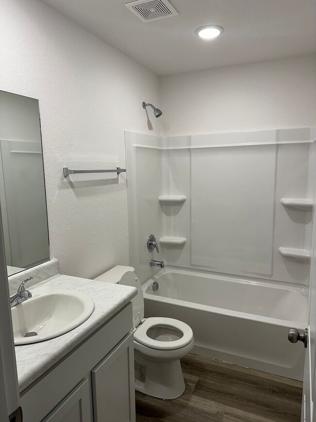 Building Photo - Charming 3-Bedroom Home in White Oak Crossing | Cozy Living You’ll Love