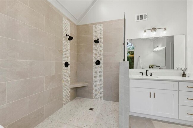 Building Photo - 4221 Willow Oak Dr