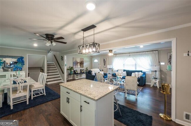 Building Photo - 1025 Hilburn Dr SE