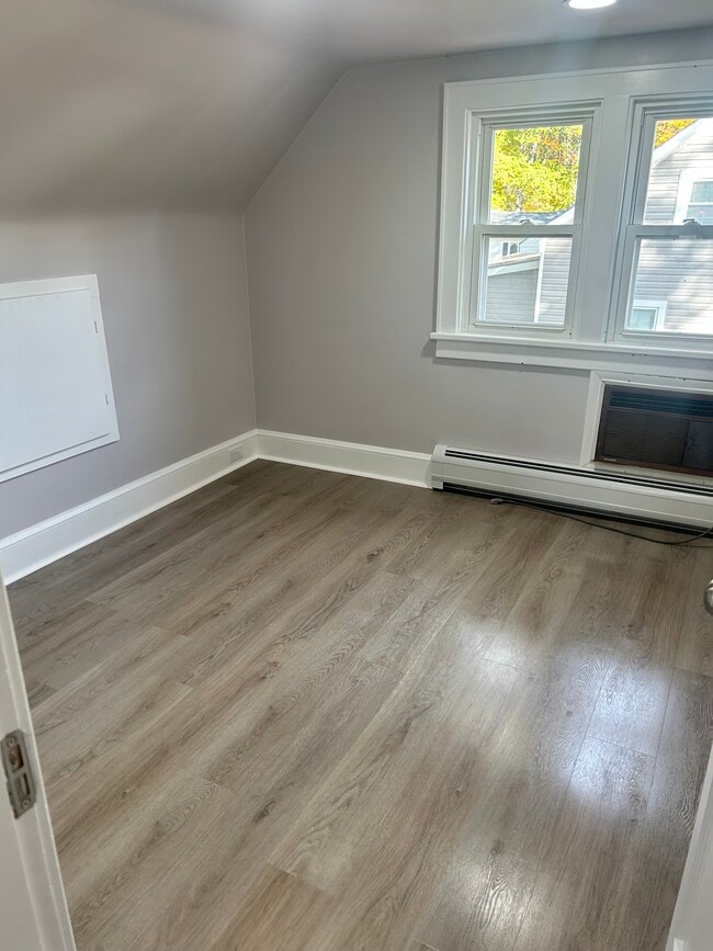 Building Photo - 164 Rabideau St