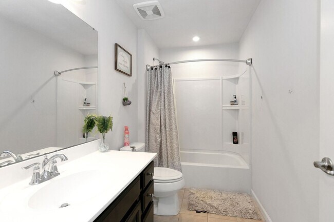 Building Photo - Spacious 4BR House in South Lebanon
