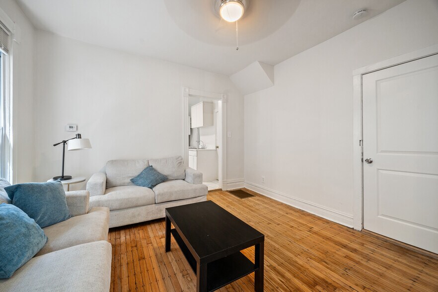 Building Photo - 1011 Garnett Pl