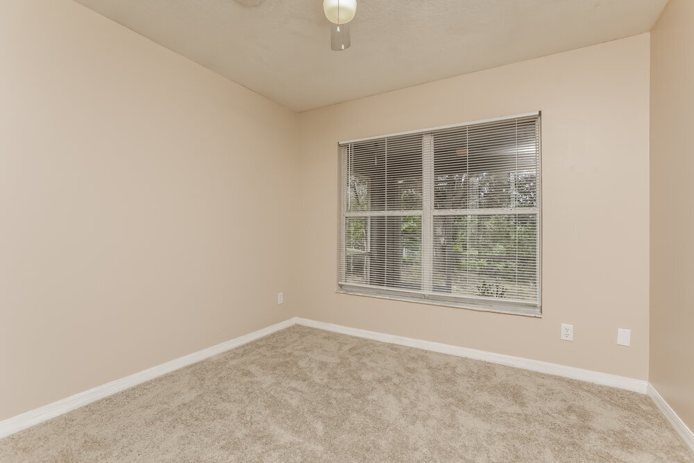 Building Photo - 210 Bloxam Ave