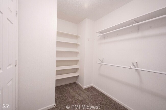 Building Photo - 7623 Hollow Reed Ct