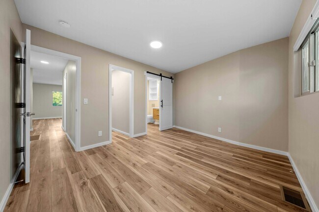 Building Photo - 2039-41 Bonita St