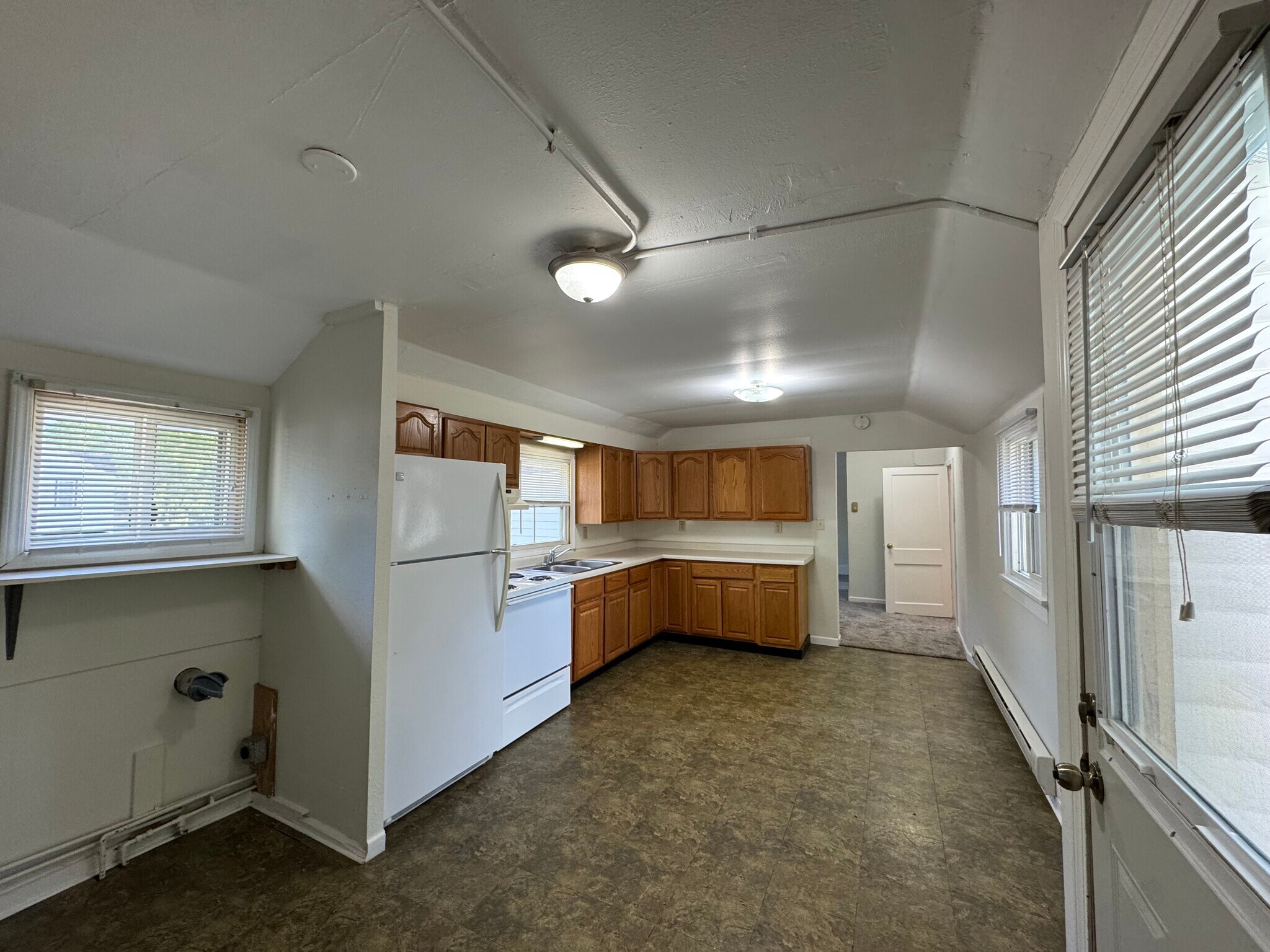 Building Photo - 1006 1/2 Therbrook St