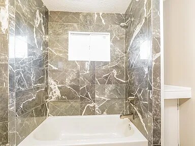 Building Photo - 597 Seymour Ave